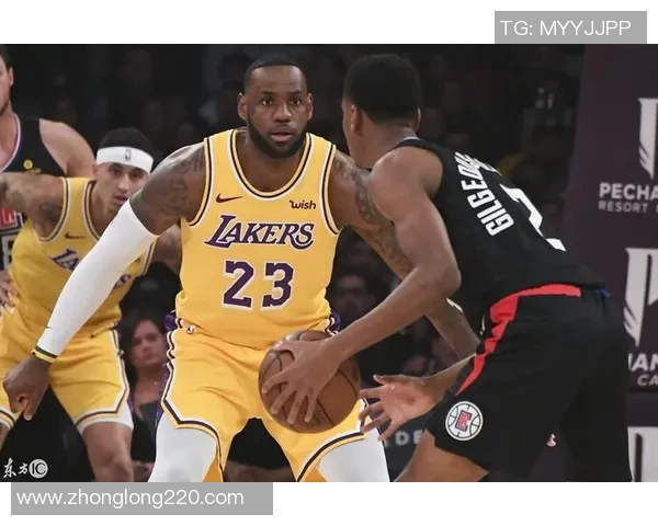 1990年湖人与快船的对决回顾及其对NBA历史的影响分析